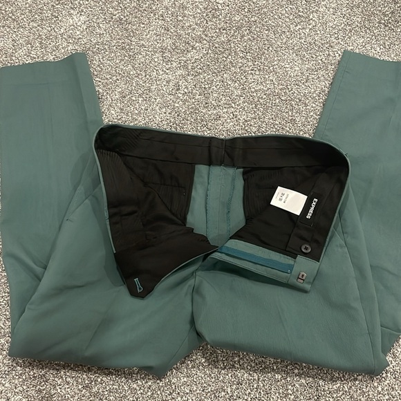 Express Suit - Picture 5 of 6